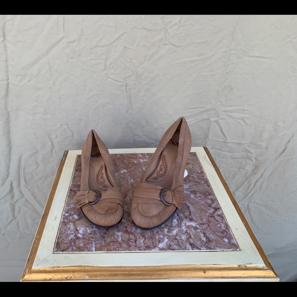 SOFFT TAN BUCKLE PUMPS
